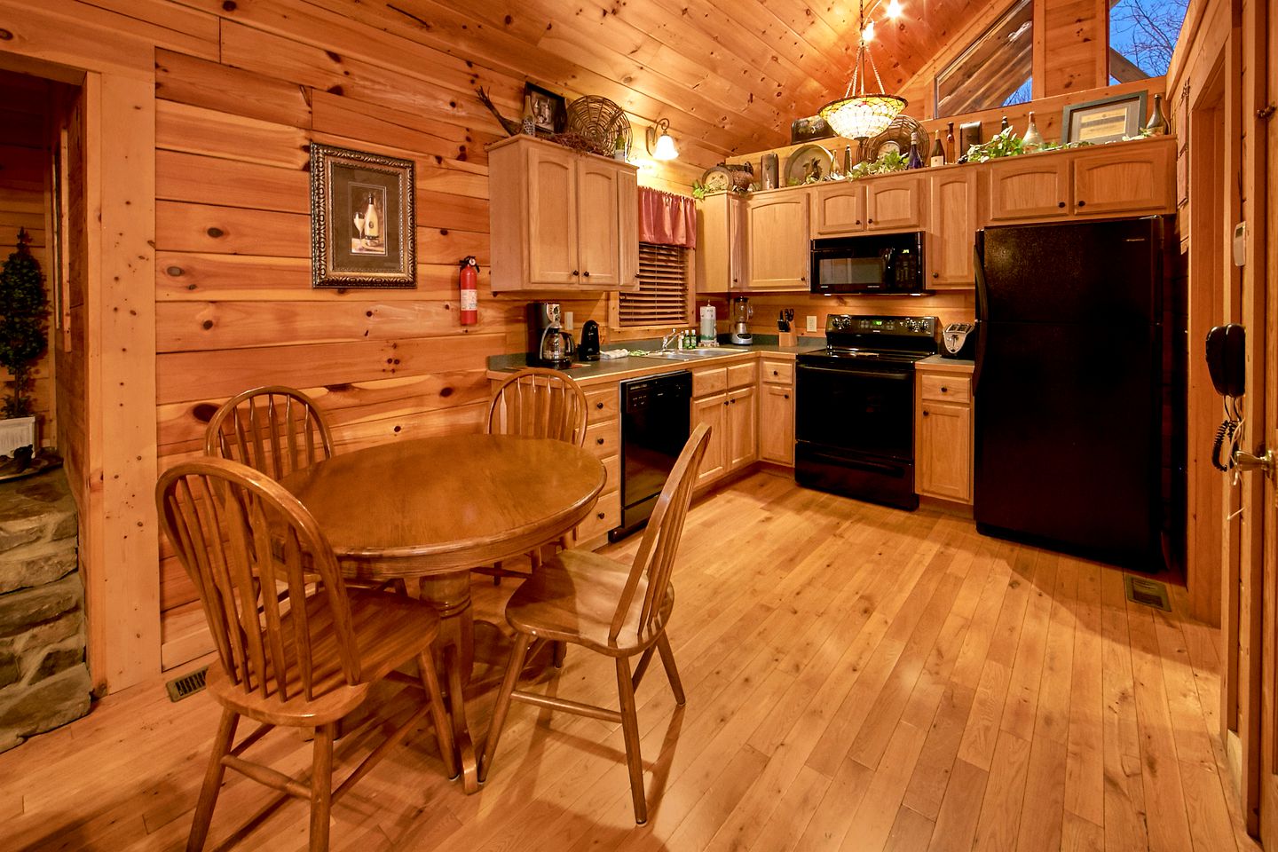 Amazing Cabin Rental in Gatlinburg for a Romantic Getaway in the Great Smokies, TN