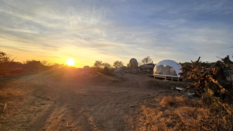 Incredible Dome for a Romantic Escape at Splitrock Valley, California