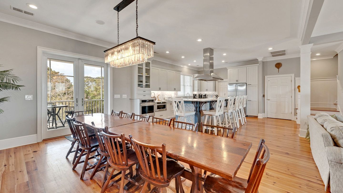 Cheerful Beach House with Swimming Pool in Georgetown, South Carolina