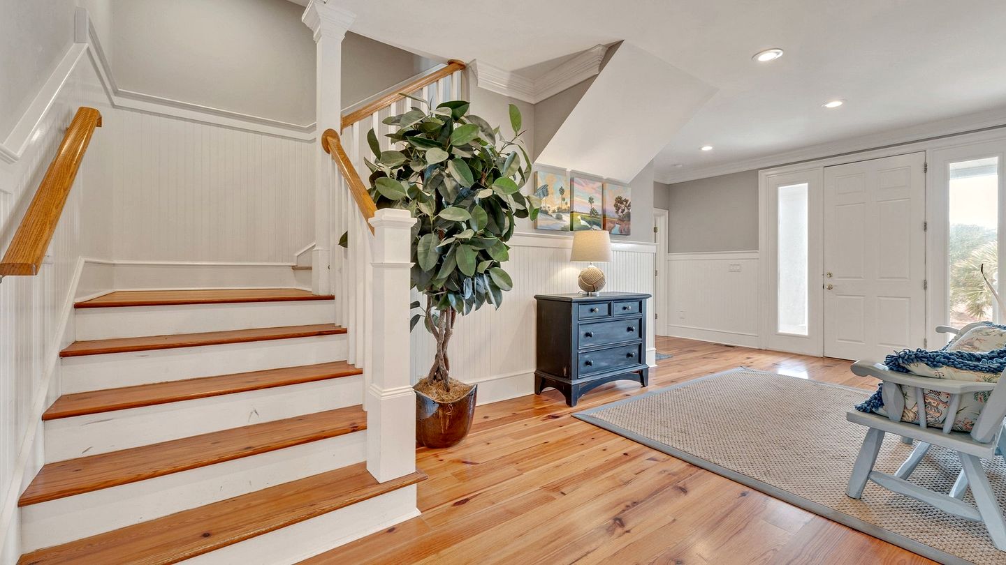 Cheerful Beach House with Swimming Pool in Georgetown, South Carolina