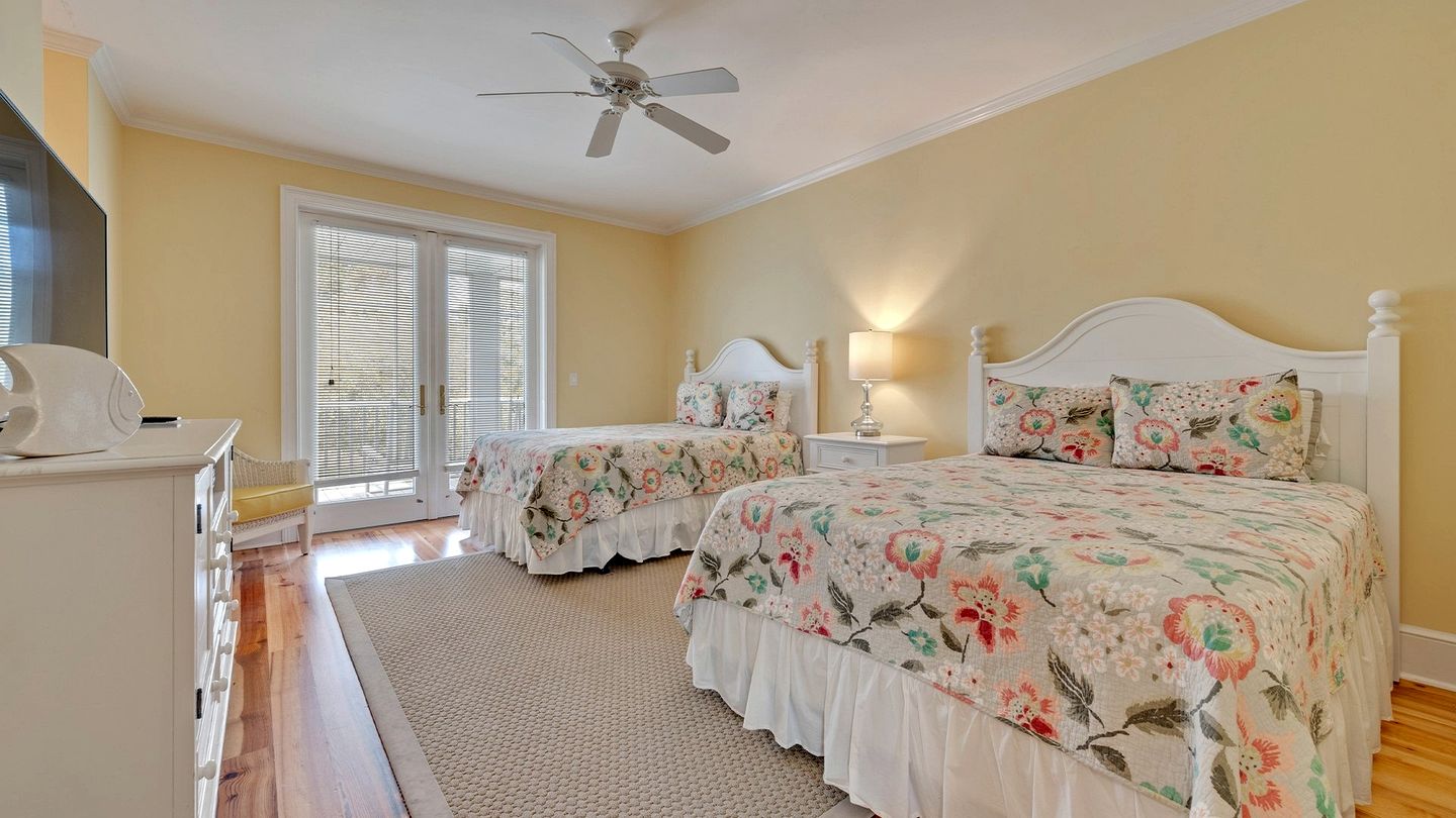 Cheerful Beach House with Swimming Pool in Georgetown, South Carolina