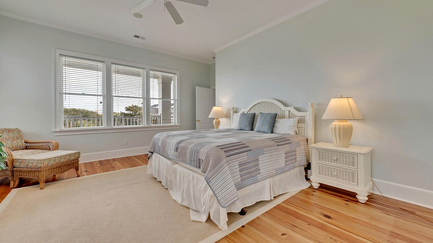 Cheerful Beach House with Swimming Pool in Georgetown, South Carolina