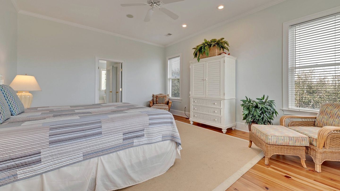 Cheerful Beach House with Swimming Pool in Georgetown, South Carolina