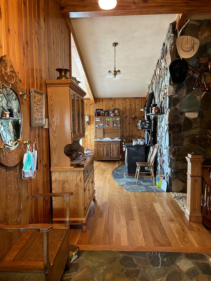 Charming Riverfront Guest House with Deck Overlooking Madison River, Near Ennis, Montana