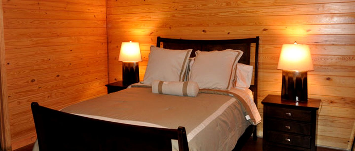 Idyllic Vacation Cabin Perched on Beaver Lake in Arkansas