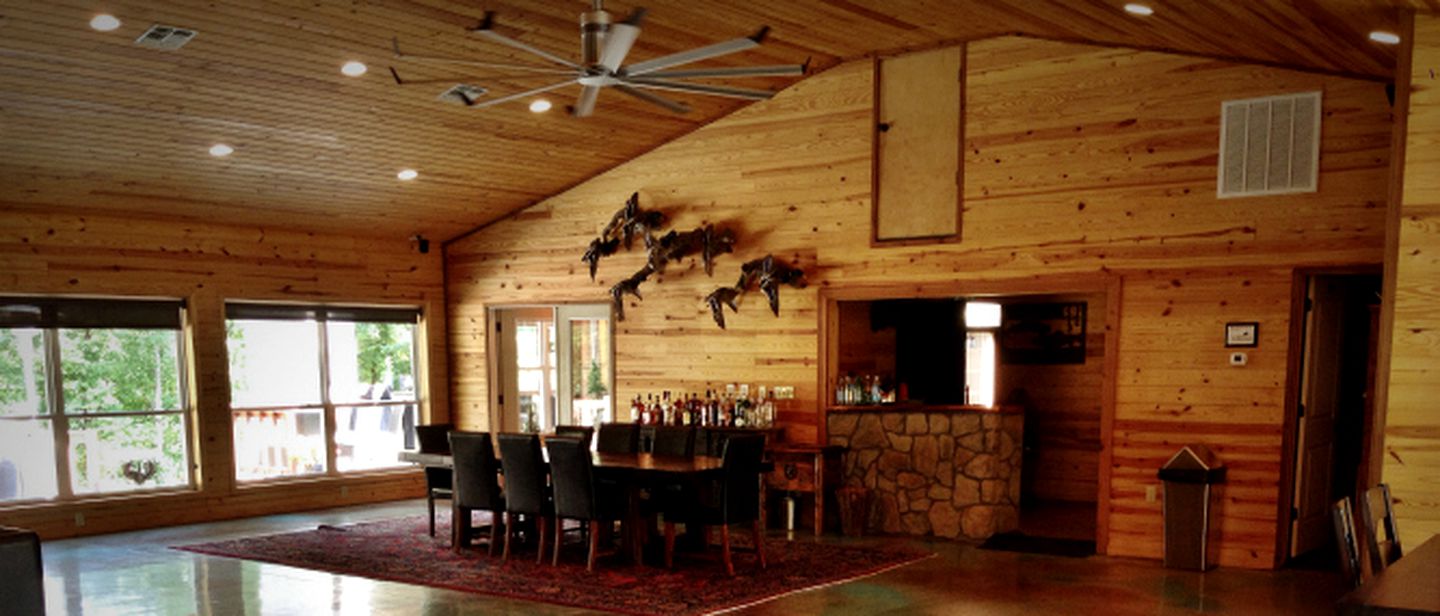 Idyllic Vacation Cabin Perched on Beaver Lake in Arkansas