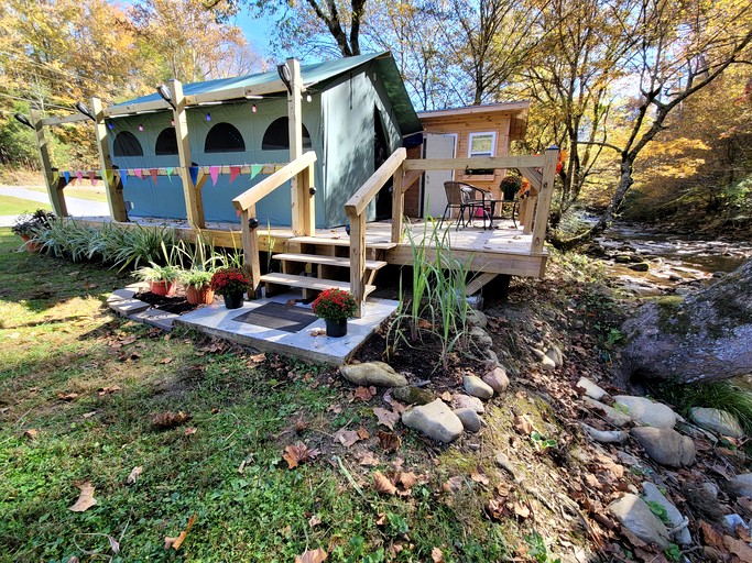 Impressive Secluded Cabin with Fire Pit in Del Rio, Tennessee