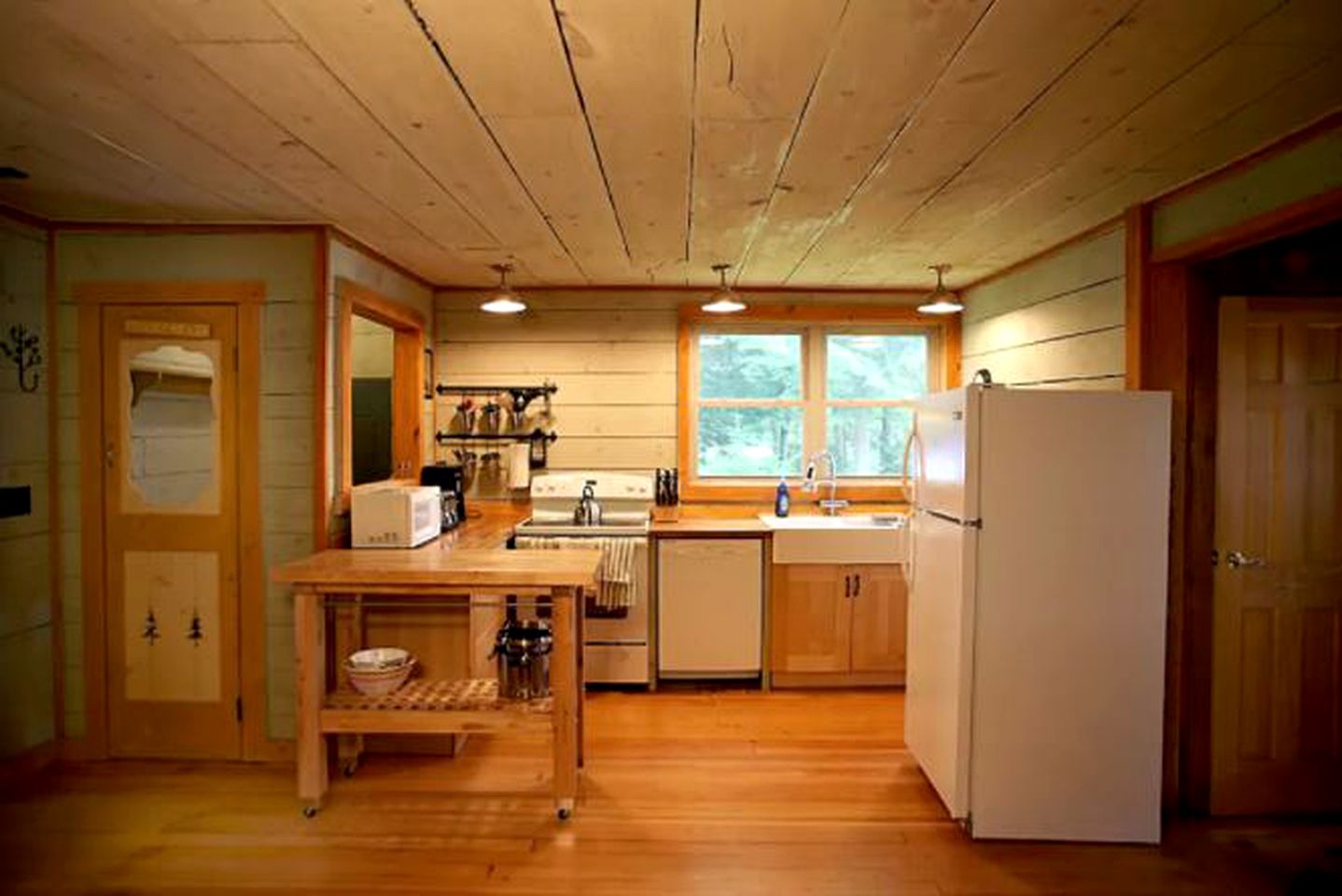 Lakefront Cabin Getaway near Adirondack Mountains in Salisbury, New York