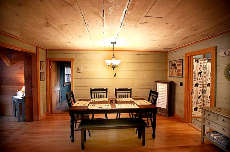 Cabins (Salisbury, New York, United States)