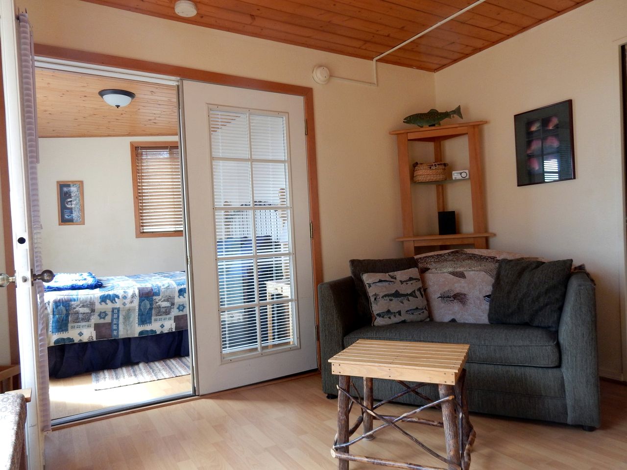 Rustic Cabin Rental with Gorgeous Bay Views in Homer, Alaska