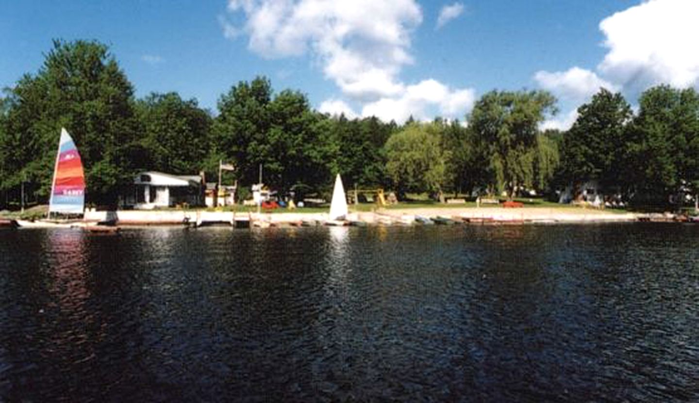 Lakefront Accommodation with Access to Outdoor Activities in Wells, Vermont