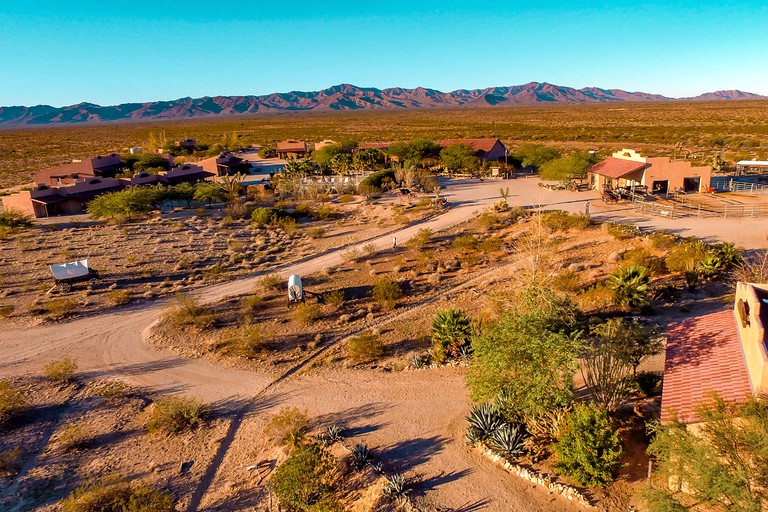 Caravans (Yucca, Arizona, United States)