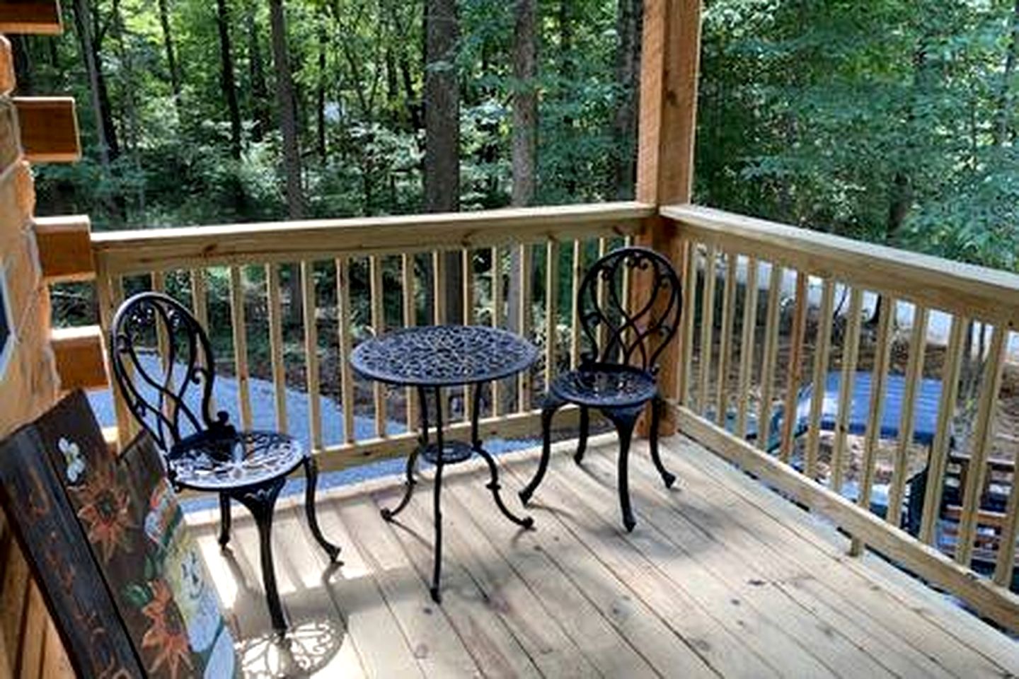 Quaint Cabin with Lofted Interior, Spa and BBQ in Indiana