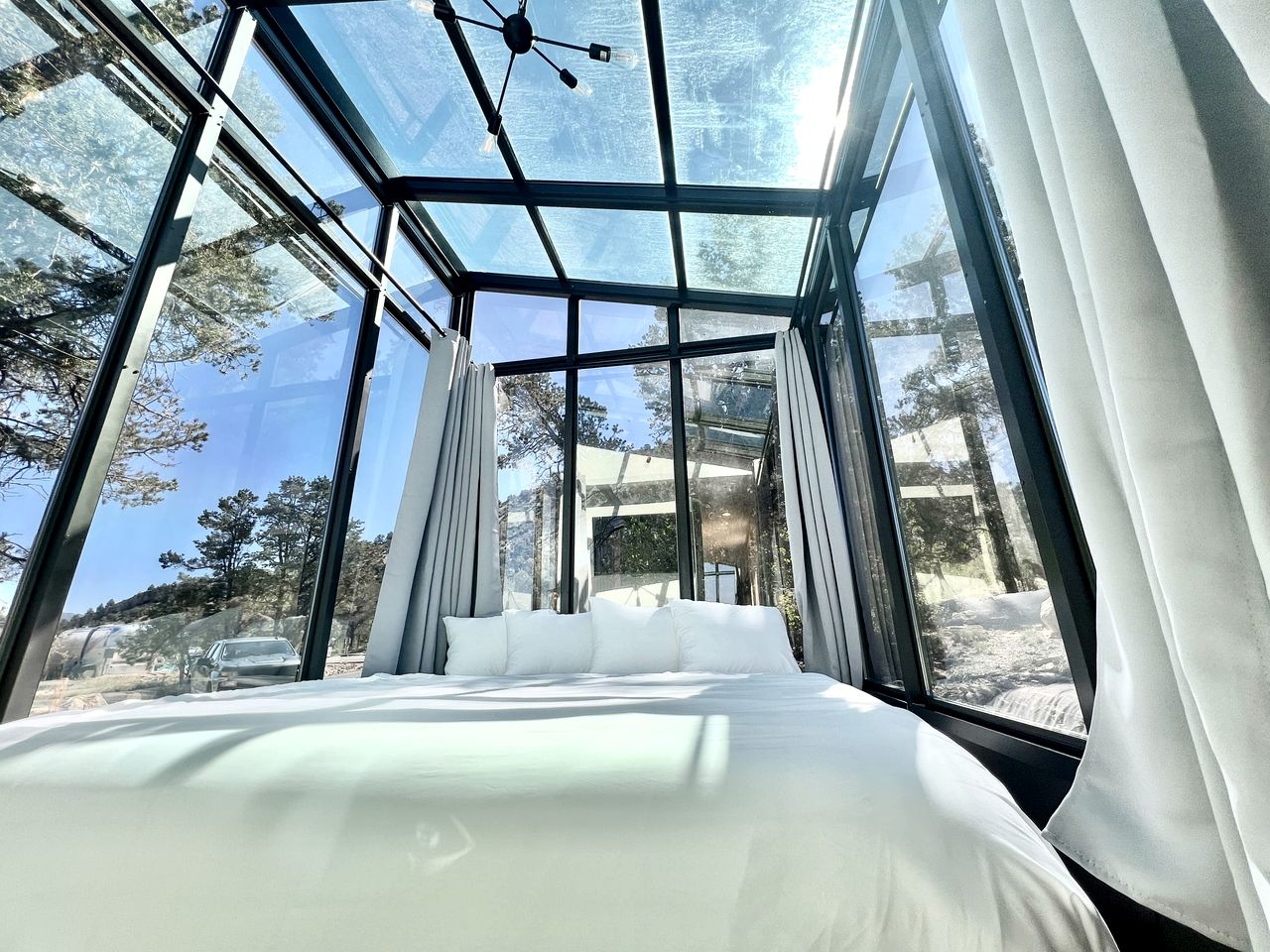 Fantastic Tiny House Fully Equipped with Glass Ceiling in Orderville, Utah