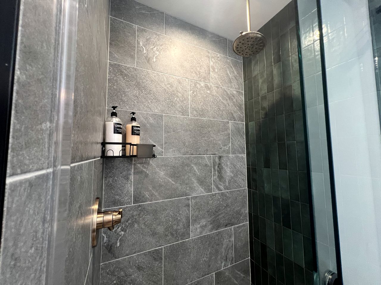 Fantastic Tiny House Fully Equipped with Glass Ceiling in Orderville, Utah