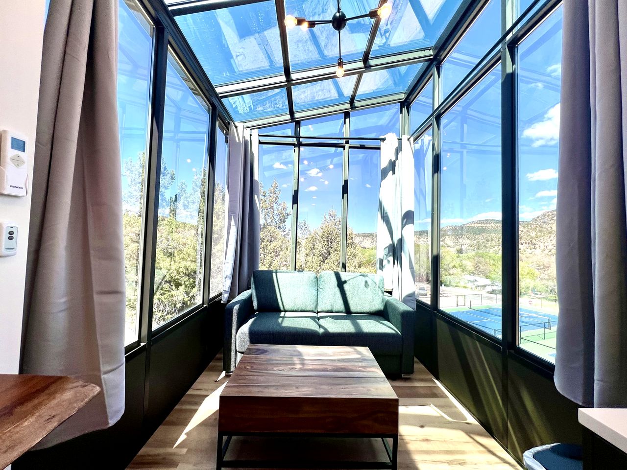 Fantastic Tiny House Fully Equipped with Glass Ceiling in Orderville, Utah