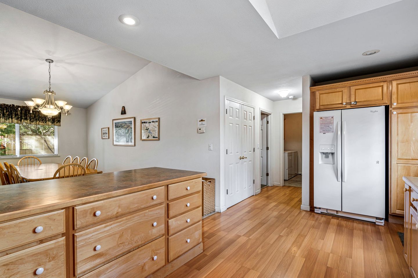 Mountain Retreat with Furnished Deck, BBQ and Fire Pit in Groveland, California