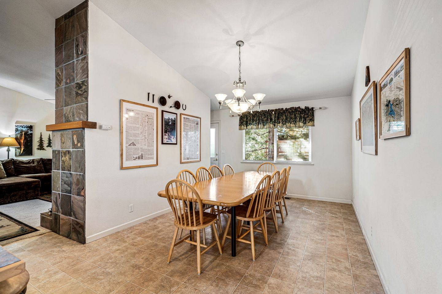 Mountain Retreat with Furnished Deck, BBQ and Fire Pit in Groveland, California