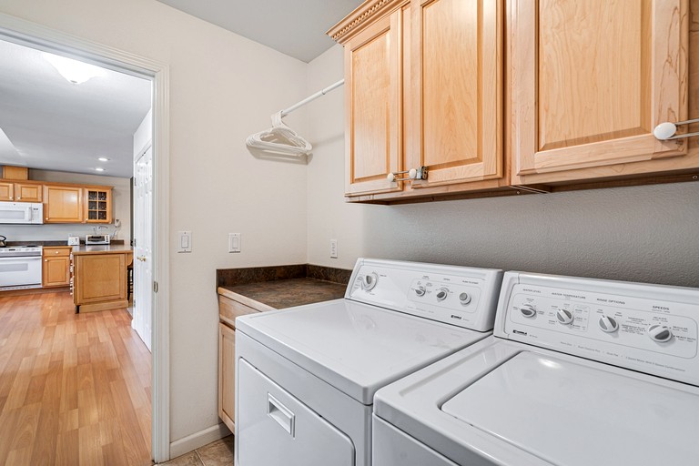 Cabins (United States of America, Groveland, California)