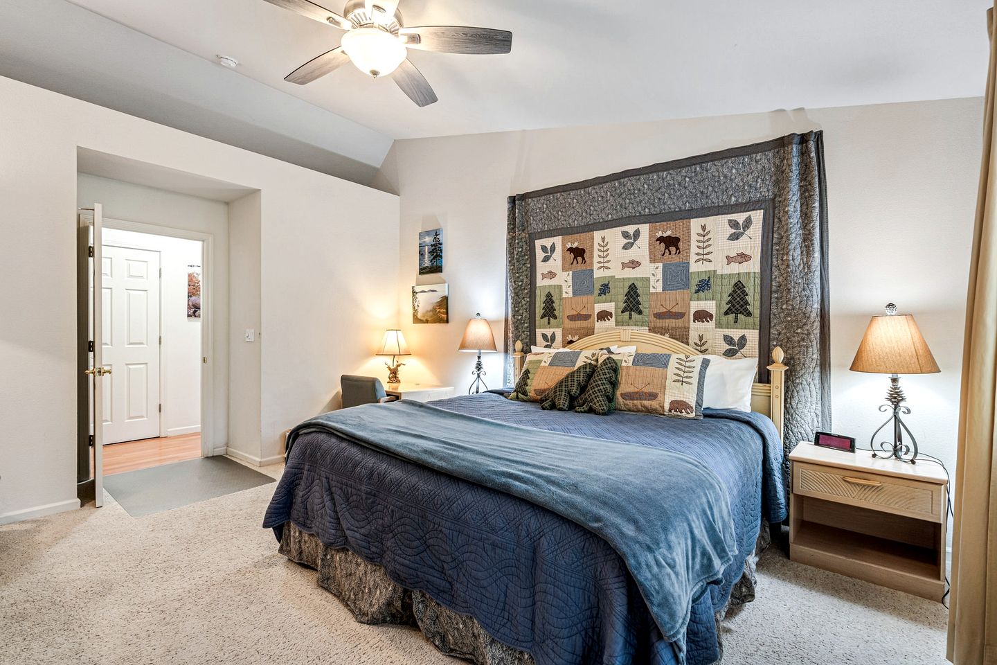 Mountain Retreat with Furnished Deck, BBQ and Fire Pit in Groveland, California