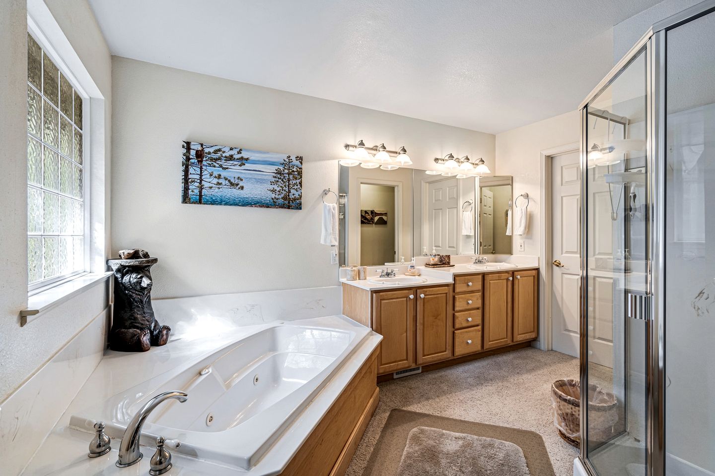 Mountain Retreat with Furnished Deck, BBQ and Fire Pit in Groveland, California