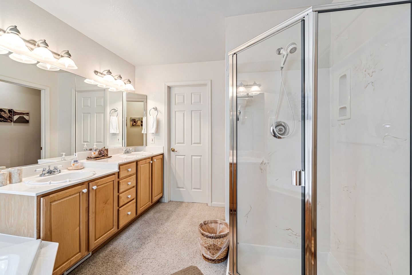 Mountain Retreat with Furnished Deck, BBQ and Fire Pit in Groveland, California