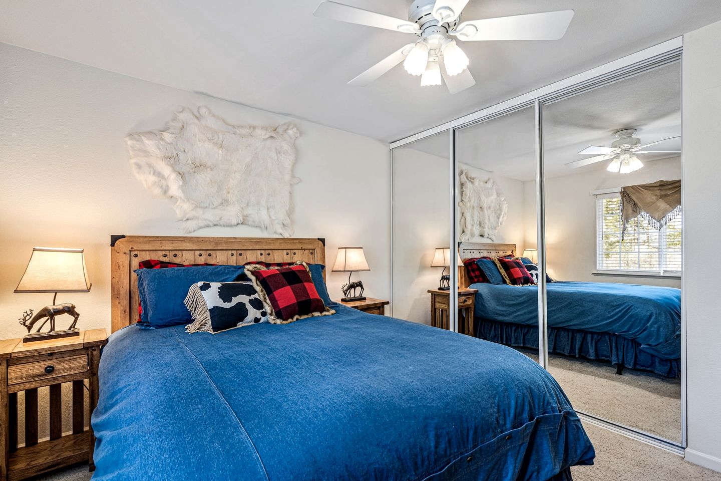 Mountain Retreat with Furnished Deck, BBQ and Fire Pit in Groveland, California