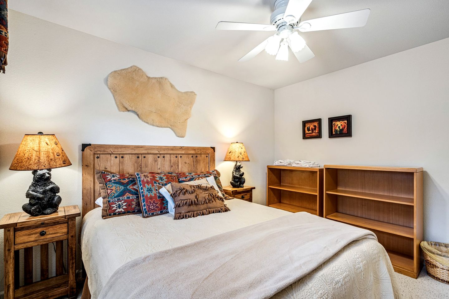 Mountain Retreat with Furnished Deck, BBQ and Fire Pit in Groveland, California