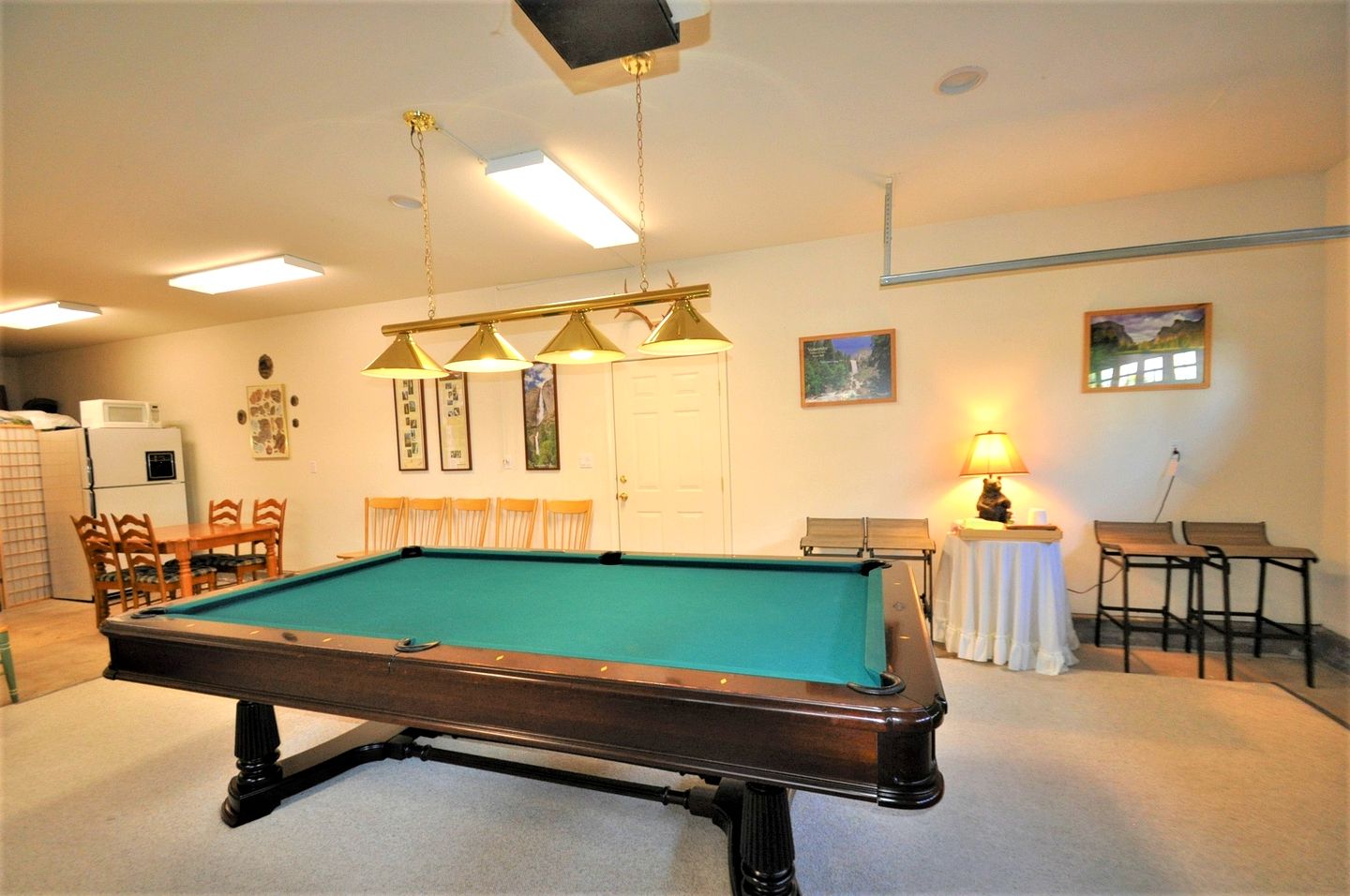 Mountain Retreat with Furnished Deck, BBQ and Fire Pit in Groveland, California