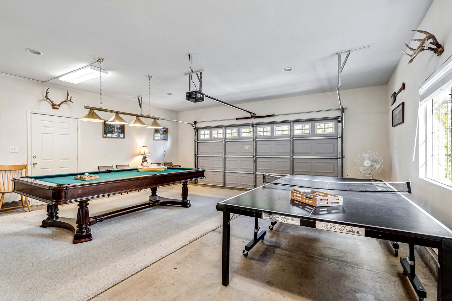 Mountain Retreat with Furnished Deck, BBQ and Fire Pit in Groveland, California