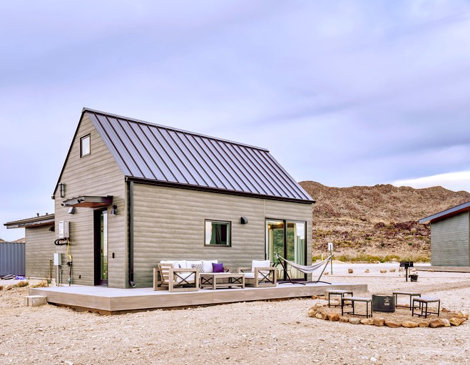 Cozy Cottage Ideal for Groups or Large Families in Terlingua, Texas