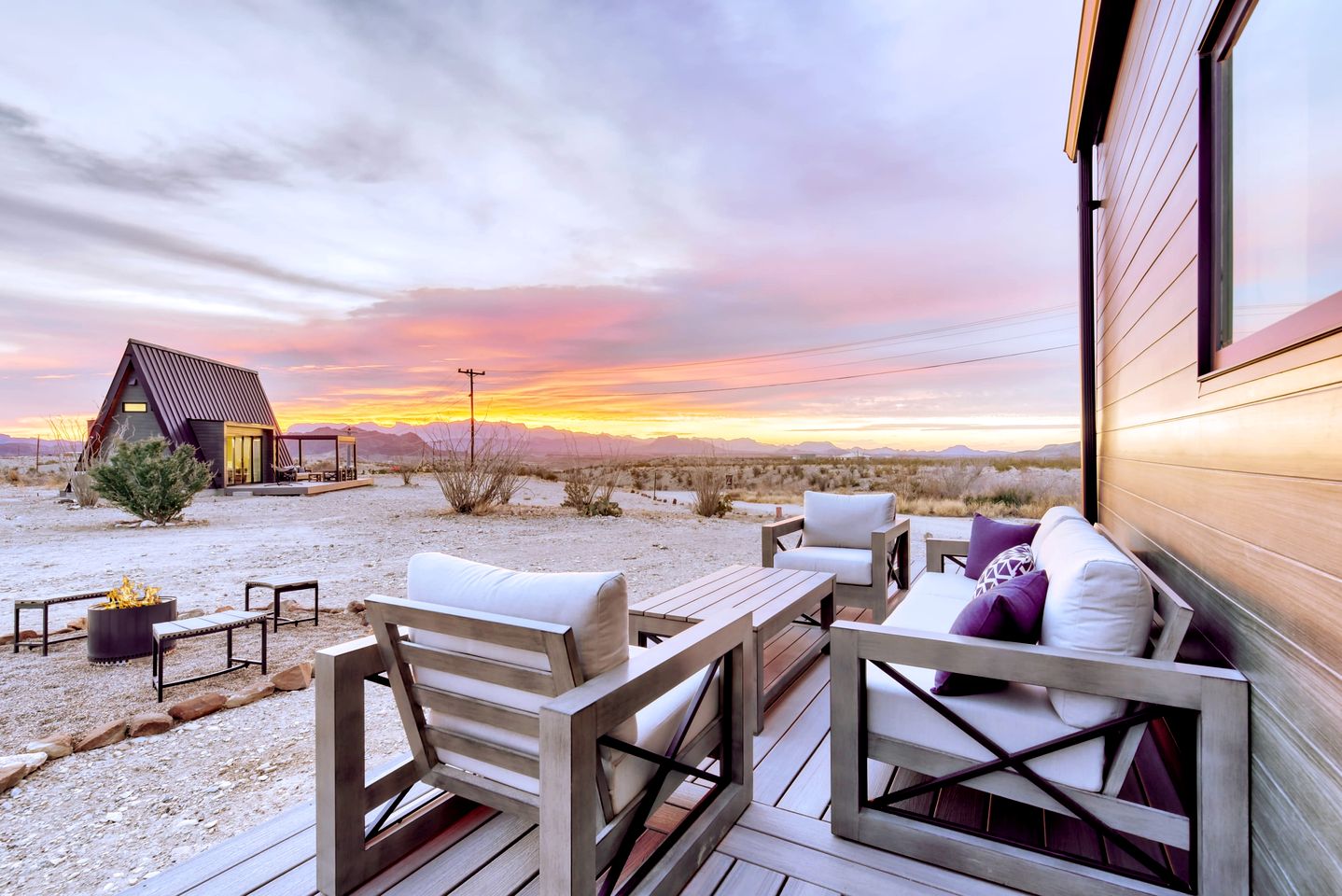 Stardust Luxury Cottage with loft & a great view in Terlingua, Texas
