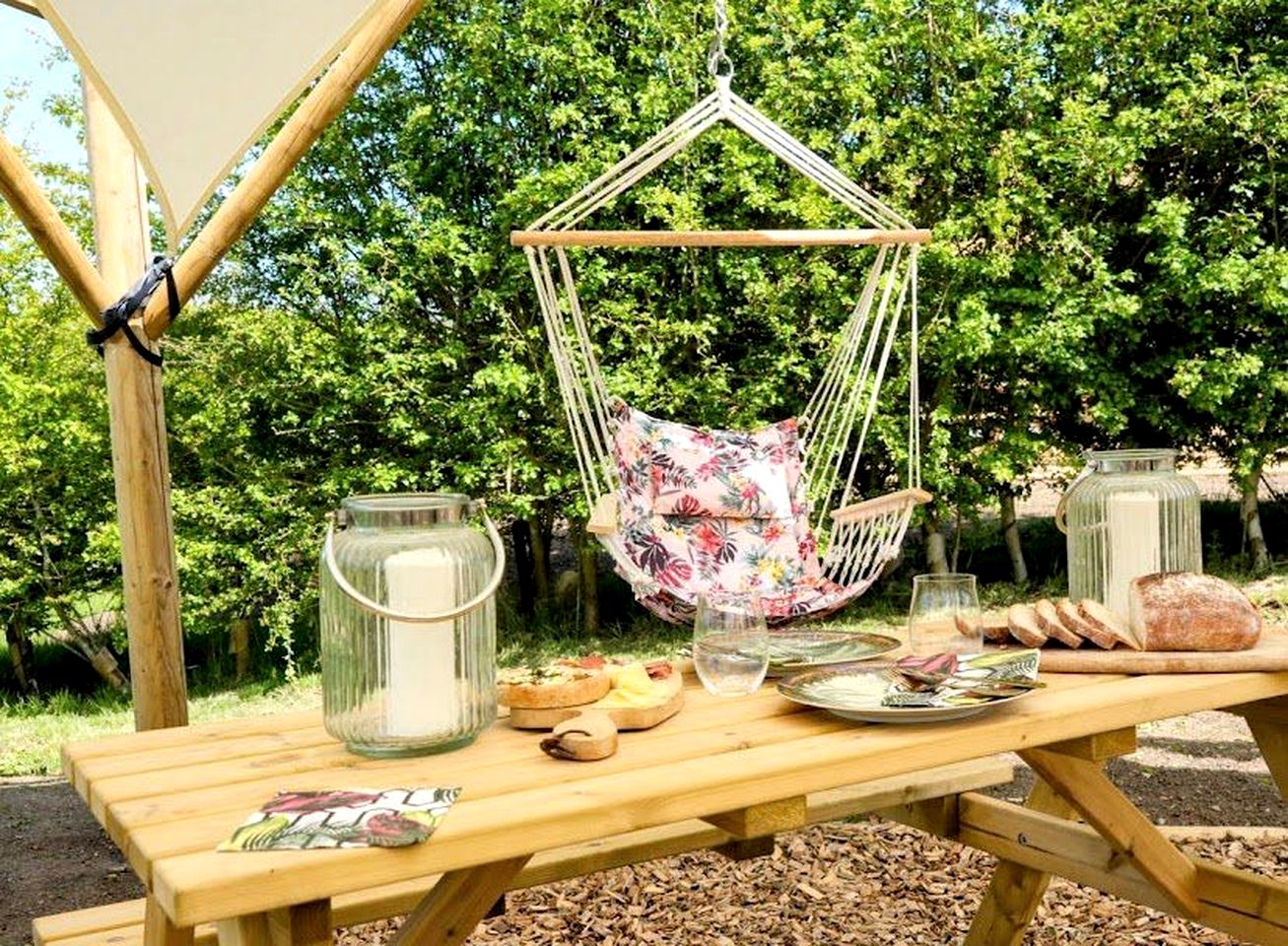 Exquisite Lakeside Bell Tent Haven near Rutland Water in Rutland