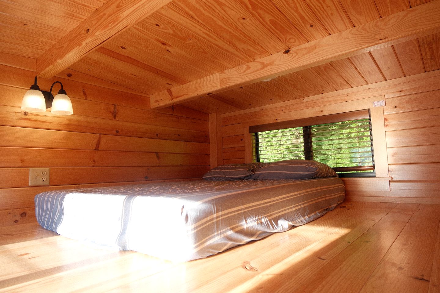 Cozy Stargazing Cabin with Hot Tub near Red River Gorge in Estill County, Kentucky