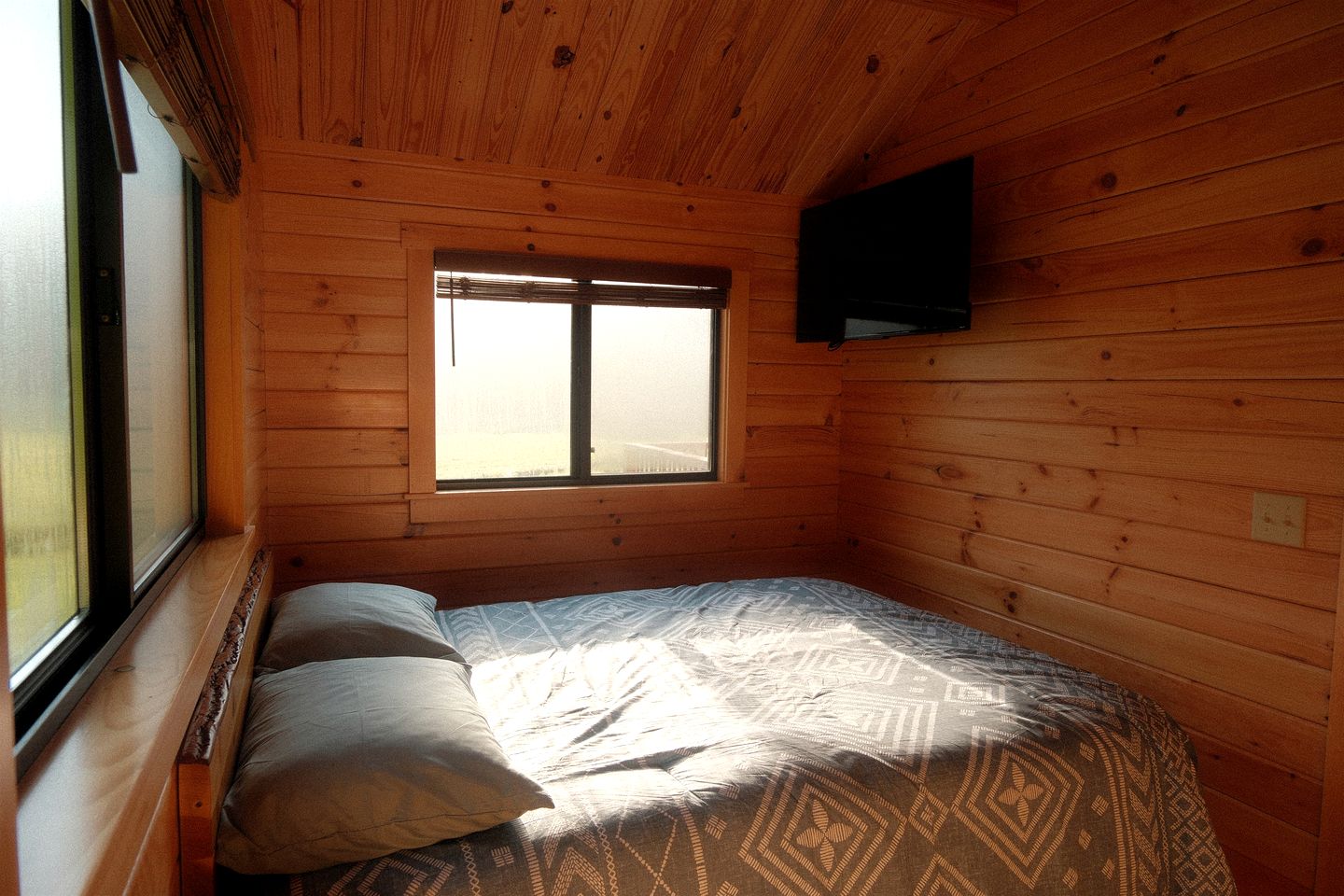 Cozy Stargazing Cabin with Hot Tub near Red River Gorge in Estill County, Kentucky