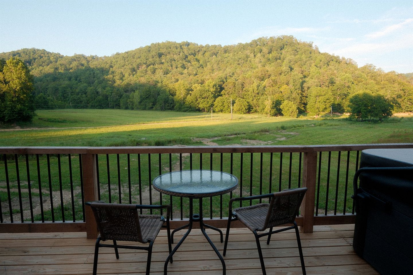 Cozy Stargazing Cabin with Hot Tub near Red River Gorge in Estill County, Kentucky