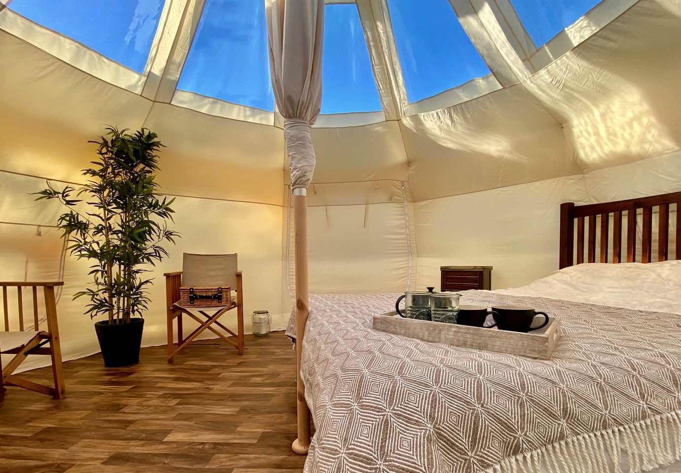 Radiant Lakeside Bell Tent Oasis near Rutland Water in Rutland