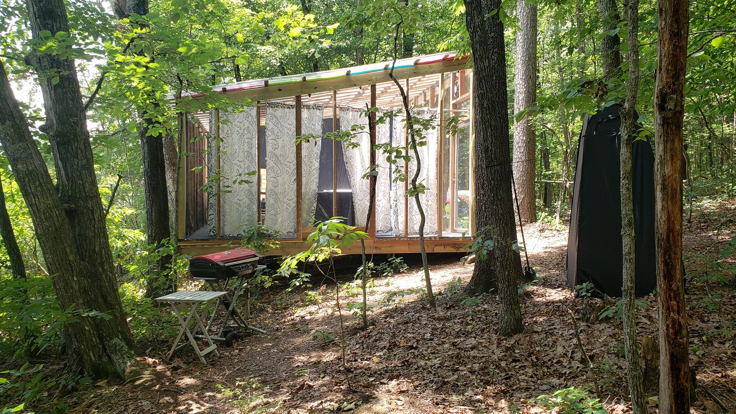 Secluded Forest Cabin with Clear Roof for Stargazing near Watts Bar Lake – Grandview, TN