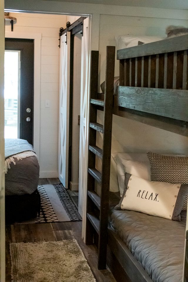 Charming Cabin with Barbecue in Monteagle, Tennessee