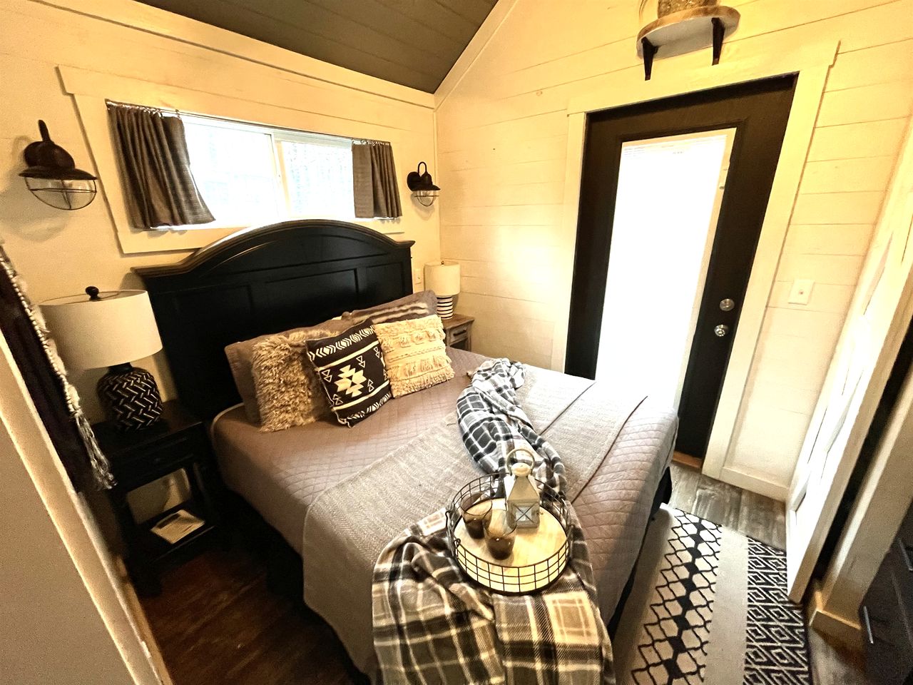 Charming Cabin with Barbecue in Monteagle, Tennessee