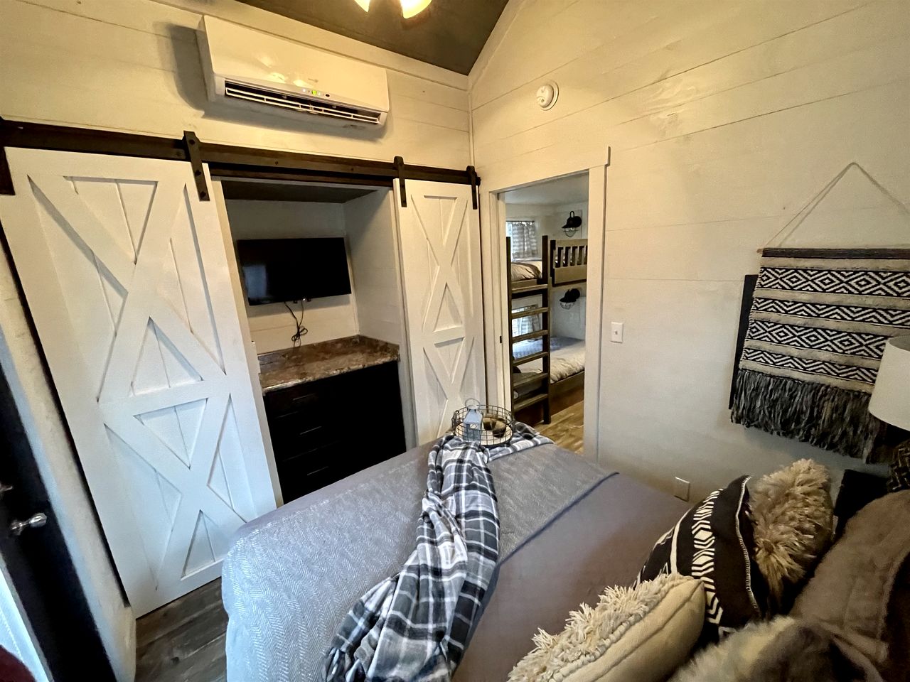Charming Cabin with Barbecue in Monteagle, Tennessee