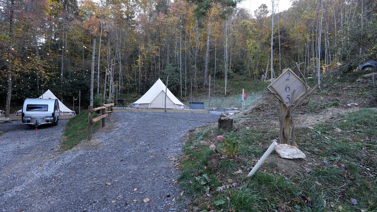 Stargazer’s Glamping Retreat with Hot Tub and Fireside Lounge Seating in Waynesville, North Carolina