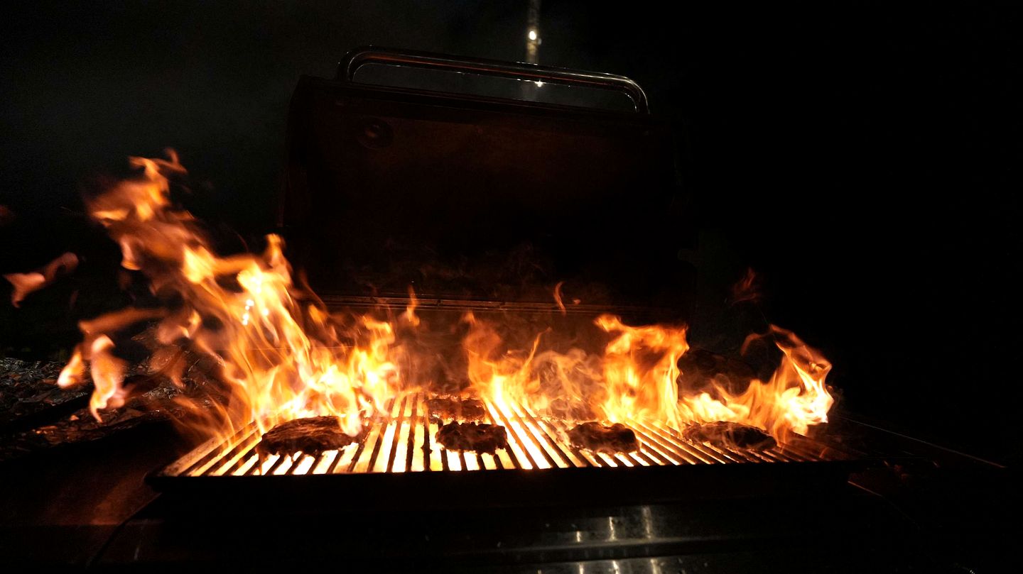 Stargazer’s Glamping Retreat with Hot Tub and Fireside Lounge Seating in Waynesville, North Carolina