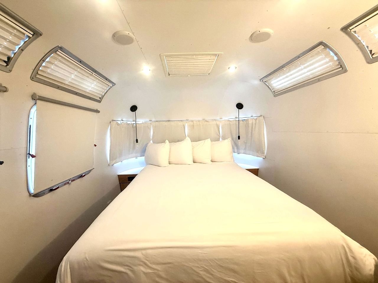 Cozy Airstream Perfect for a Romantic Weekend of Stargazing in East Zion, Utah