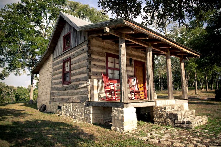 Cabin rental for a romantic weekend getawy from Houston