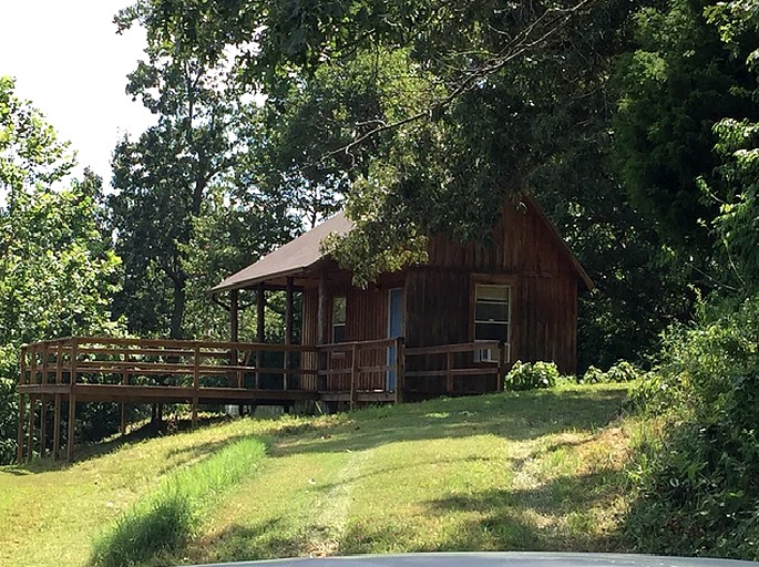 Cabins (Harriet, Arkansas, United States)