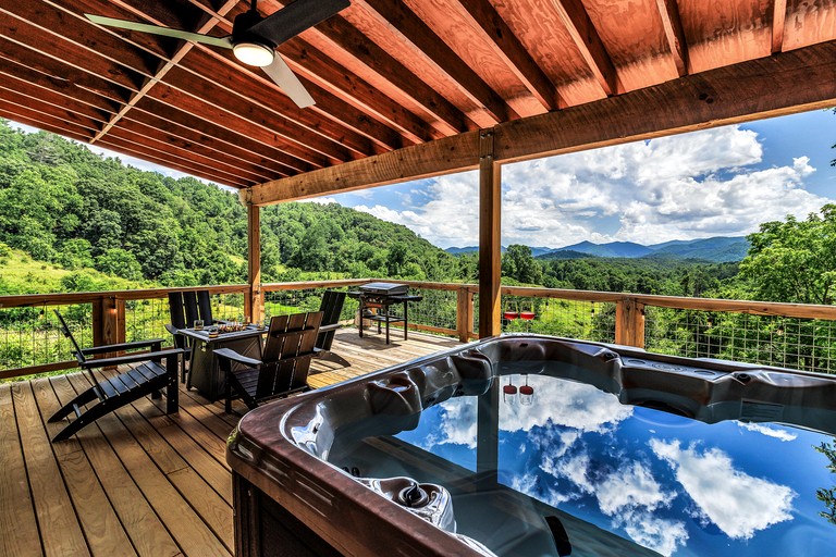 Vacation Rentals (United States of America, Marshall, North Carolina)