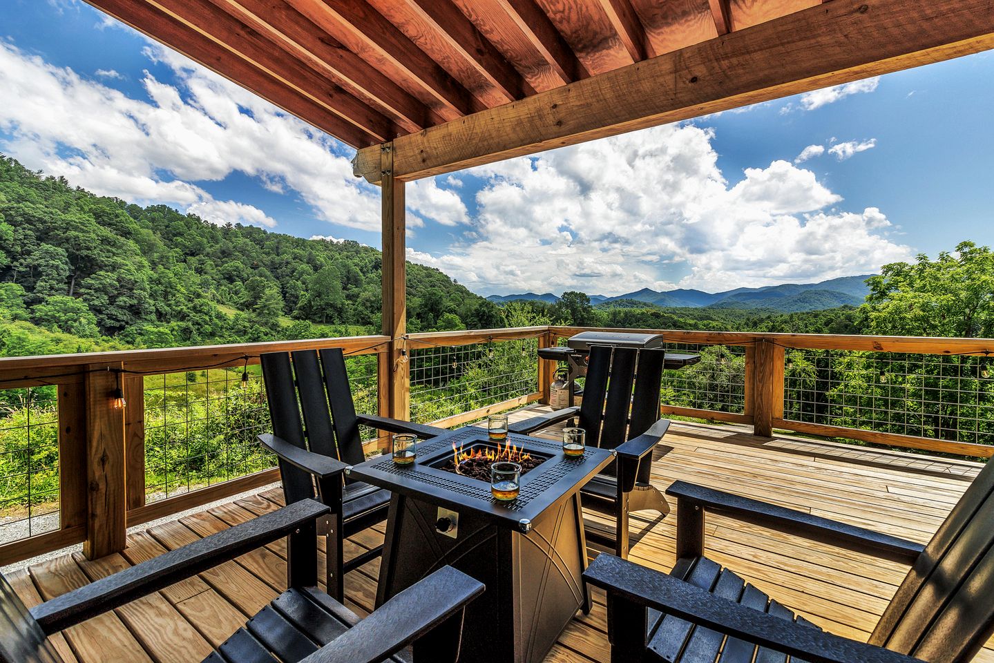 Romantic Mountain Retreat with Hot Tub and Panoramic Views Near Marshall, NC