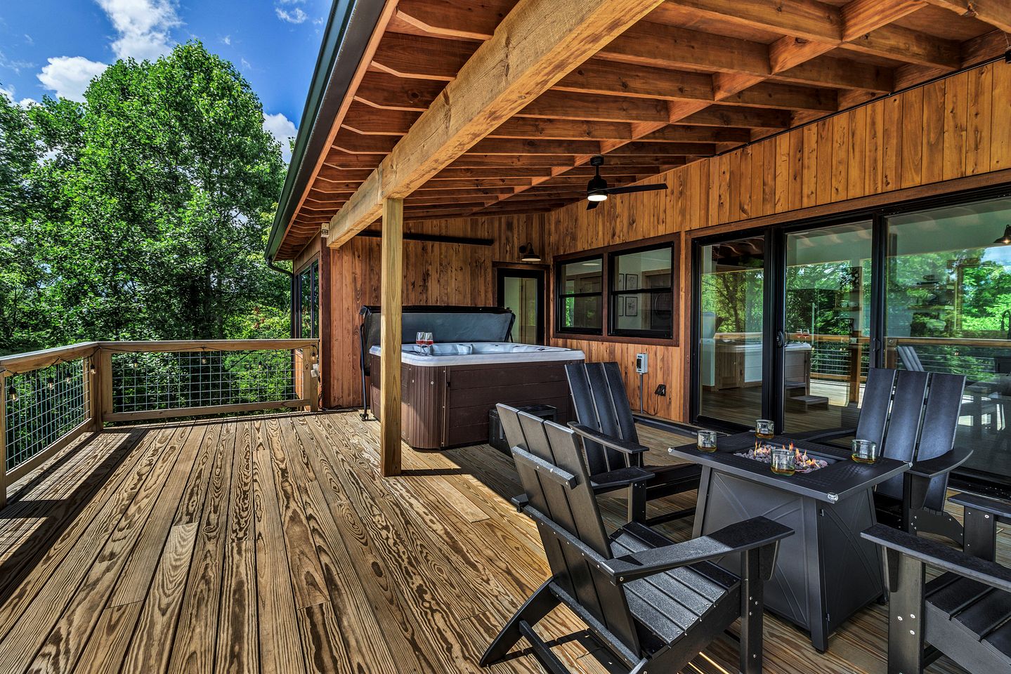 Romantic Mountain Retreat with Hot Tub and Panoramic Views Near Marshall, NC
