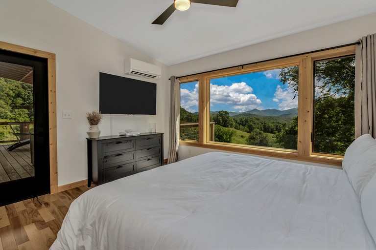 Vacation Rentals (United States of America, Marshall, North Carolina)